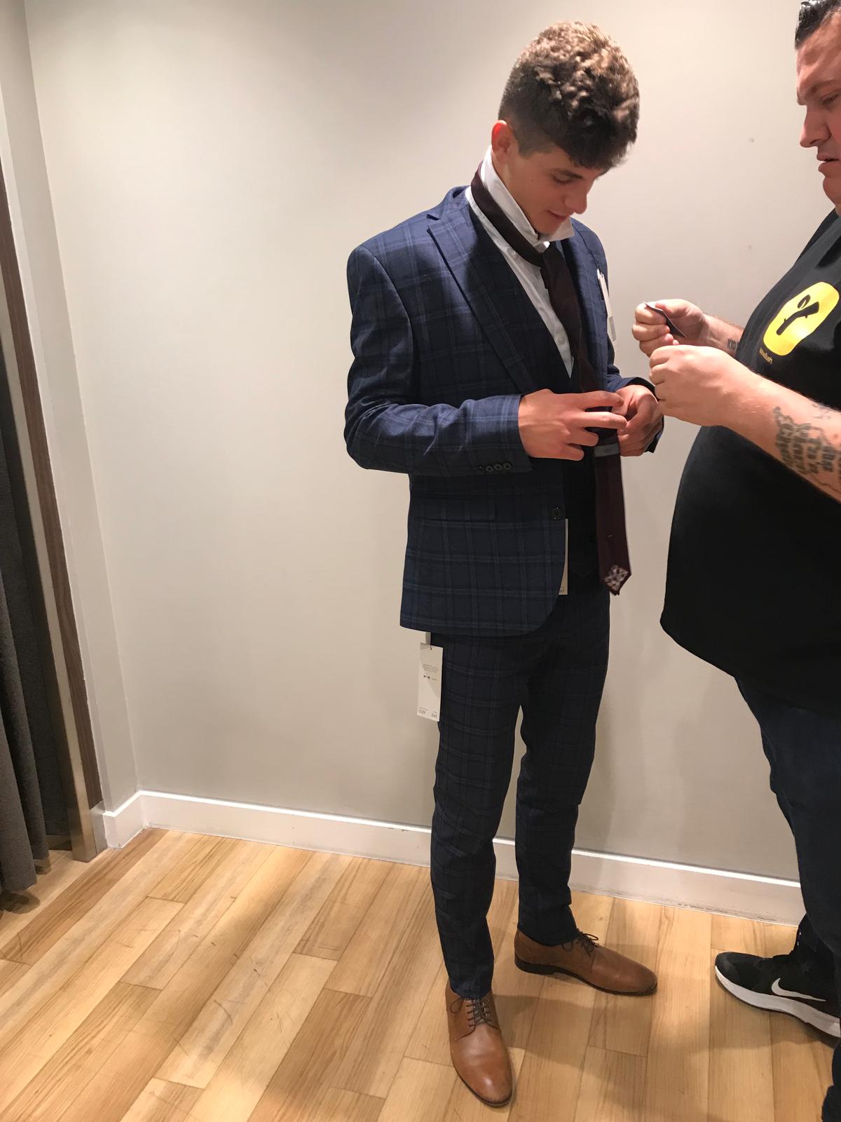 Chris and Tobias Tie Tutorial